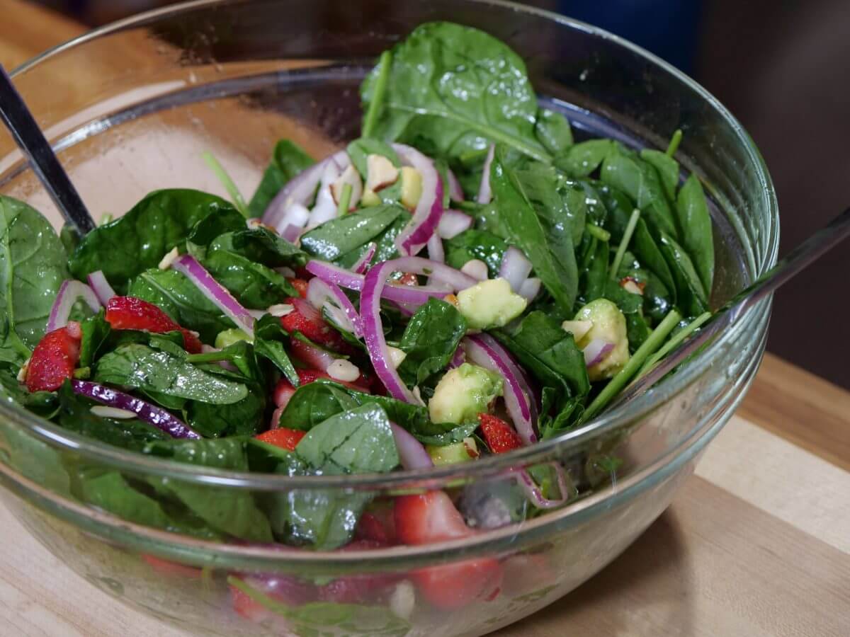 strawberry spinach salad