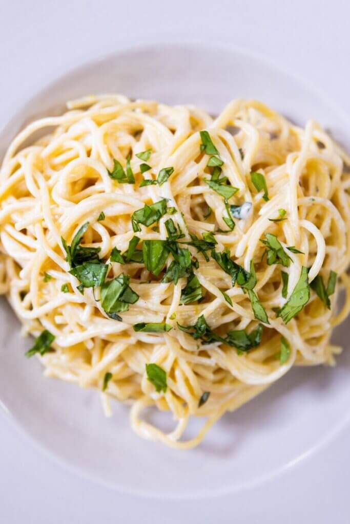 top view of one pot pasta in a large white bowl